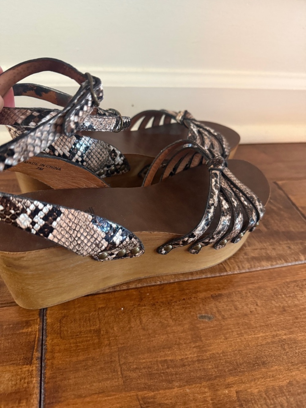 Jeffrey Campbell Snake Print Platform Sandals wooden size 7 EUC - Picture 5 of 11